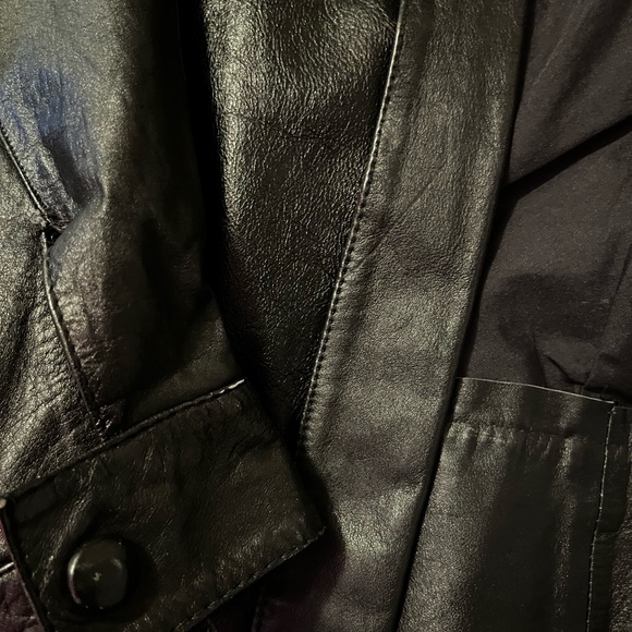 Medium leather jacket!! - Picture 3 of 8